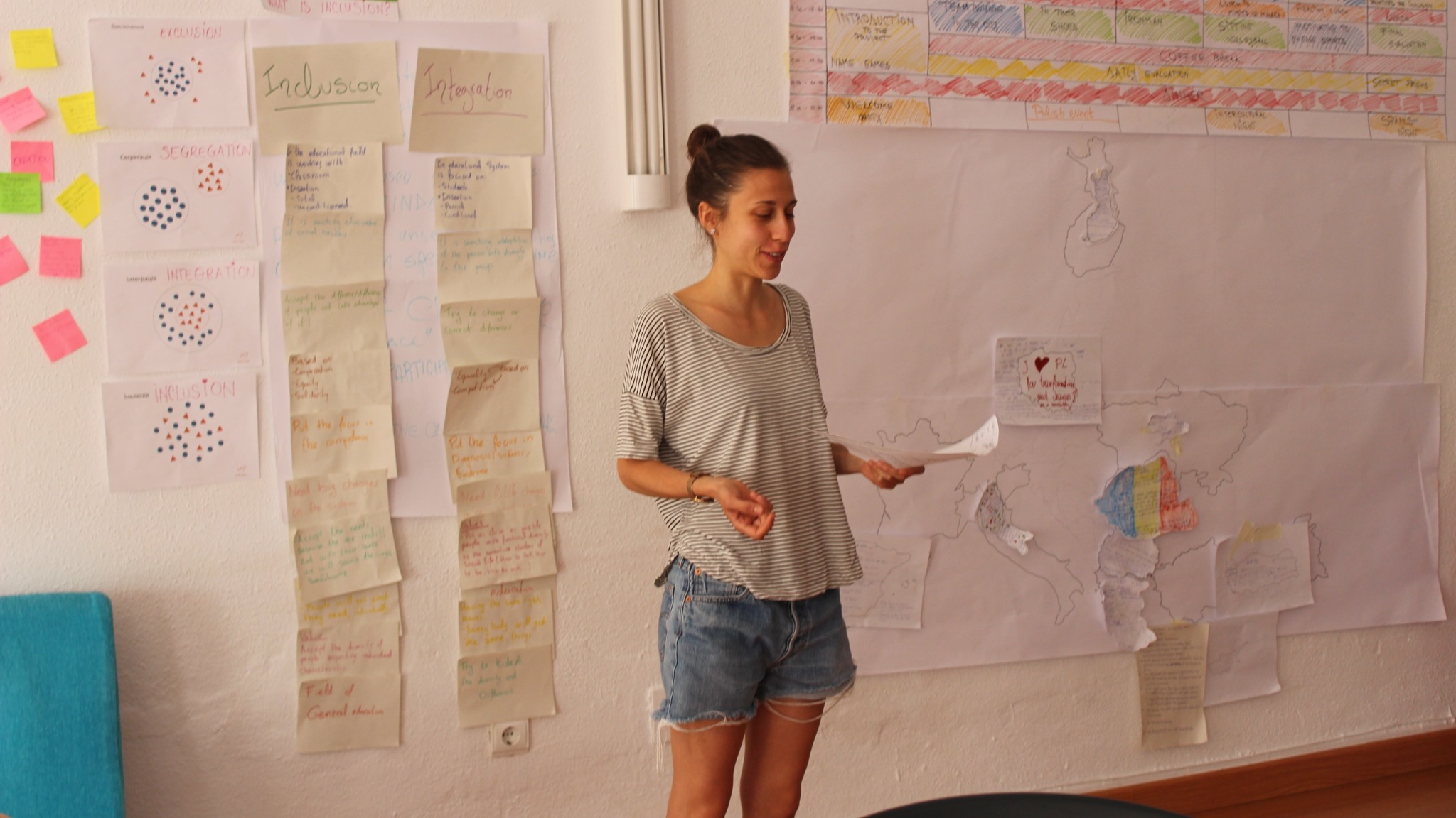 Elena Colombo durante un workshop di progettazione e facilitazione